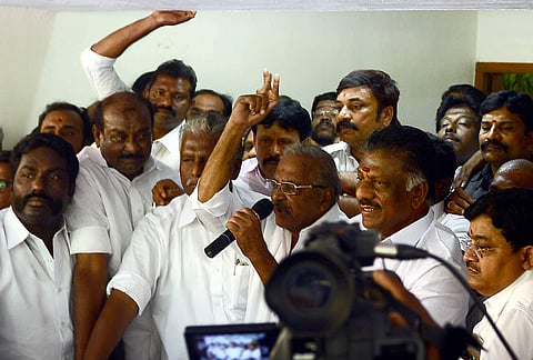AIADMK leader Madhusudanan addressing the media after expressing his support to Panneerselvam. (File | EPS)