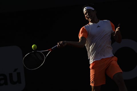 Austria's Dominic Thiem returns the ball to Argentina's Diego Schwartzman at the Rio Open tennis tournament in Rio de Janeiro, Brazil, Friday, Feb. 24, 2017. | AP