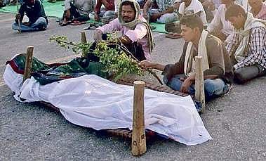 Bargarh farmer pays with life for Odisha government inaction: Congress