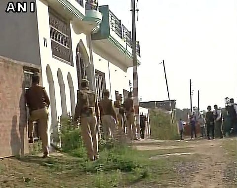 Suspected terrorist holed up by UP ATS in Thakurganj area of Lucknow. Operation in progress. (Visuals deferred by unspecified time). | Picture Courtesy: ANI