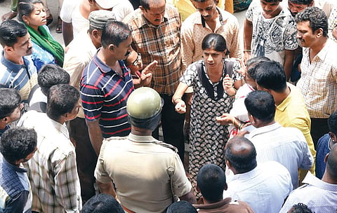 Police enquire about the incident with Shobha’s neighbour on Tuesday  | Vinod kumar T