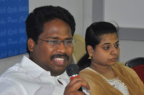 Manivannan along with his wife Jogi Prathyusha addresses media persons in Tiruchy on Tuesday | m k ashok kumar