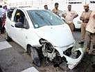 The cab that fell into the RBI subway after ramming the parapet wall | Express