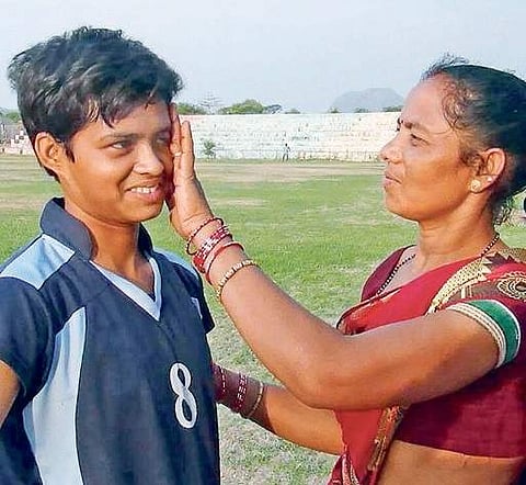 Sirisa Kurami with her mother Chelemma Kurami | Express