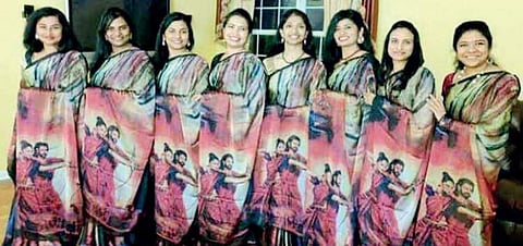 Look who’s on the saree! 
