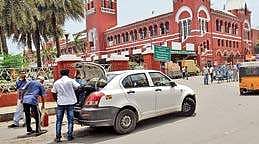 A call taxi dropping off passengers at Central Railway Station | D SAMPATHKUMAR