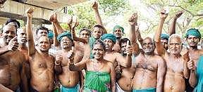 Farmers give a ‘thumbs up’ after meeting the TN Chief Minister on Saturday | D Sampathkumar