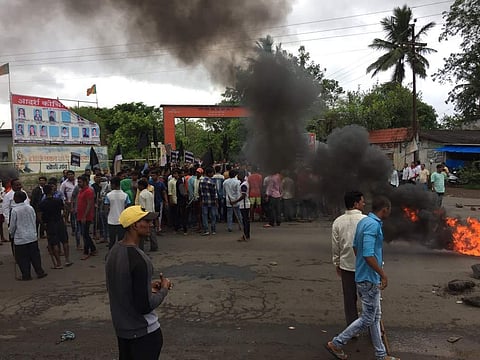 Farmers resorted to violence on the Thane-Badlapur highway this morning while protesting against their land being acquired by the Navy. (EPS)