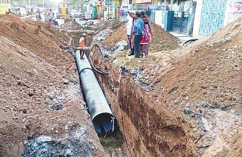 Pipeline laying works are in progress in Guntur city as part of a drinking water project | Express