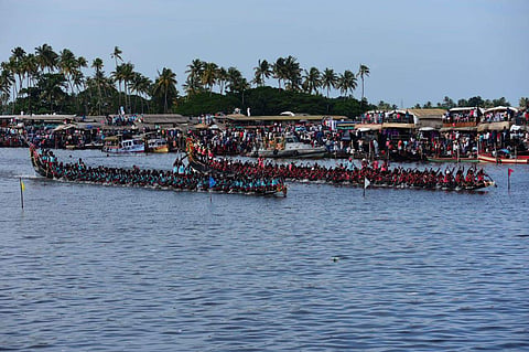 Rowers display agility at  65th edition of Nehru Trophy boat race at Punnamada Lake, Kerala. (EPS | Albin Mathew)