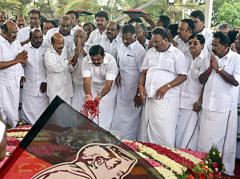 Chief Minister Edappadi K Palaniswami pays floral tributes at J Jayalalithaa’s memorial | Martin Louis
