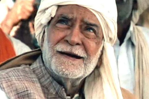 AK Hangal was born in Sialkot into a Kashmiri Pandit family. He was active in theatre and acted in many plays from 1936 to 1946. Hangal's family moved to Karachi and he was imprisoned for years for his dissent against the British rule.