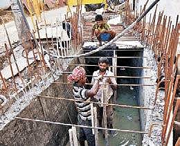 A stormwater drain under construction at Chinmaya Nagar. Experts have stressed the need to increase the number of drains | P jawahar