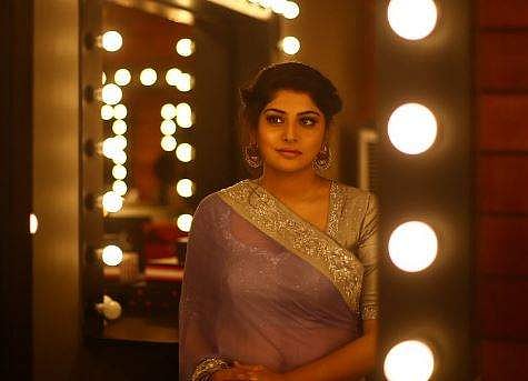 Manjima Mohan will star in the title role in the Malayalam remake of the Bollywood hit, 'Queen'.