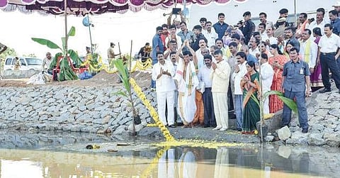 Chief Minister N Chandrababu Naidu participating in Jalasiri ki Harathi programme at Uravakonda in Anantapur district on Friday. Ministers Devineni Umameswara Rao, Kalva Srinivasulu and Paritala Sunitha are also seen | Express