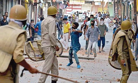 Protesters in a face off with Police in Kashmir. (File Photo)