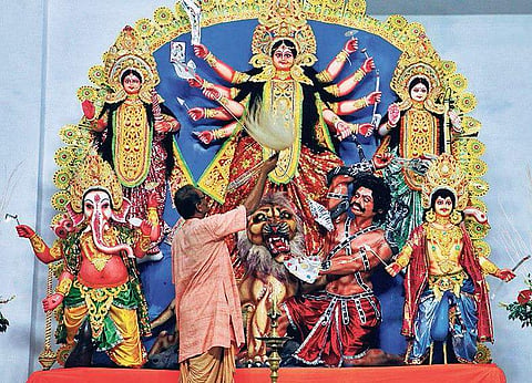 Sashthi puja being performed at Ashok Nagar pandal in Bhubaneswar | Irfana