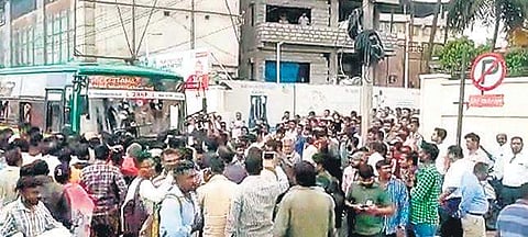 Protest was held at Malleshwaram following bascom lindeman Pradeep death