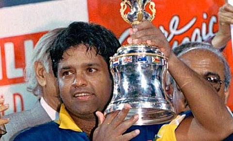 Sri Lanka captain Arjuna Ranatunga poses with the 1996 World Cup trophy  (Photo | File/ AP)