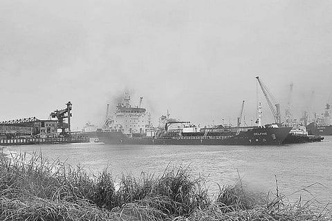 Med mooring of ship at Paradip port