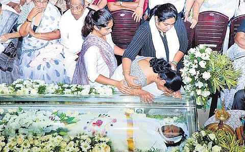 Thampi Kannanthanam’s wife Kunjumol, daughters Aiswarya and Angel are seen inconsolable when his mortal remains were brought to his ancestral house at Parathode  near Kanjirappally on Thursday | Express