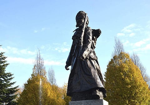 Guru Nanak Gurdwara Smethwick had donated around 20,000 pounds for the bronze sculpture, while the local Sandwell Council had invested in creating the public space. (Photo | Twitter @sandwellcouncil)