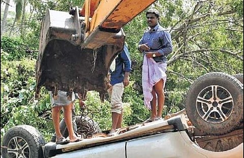 Relief operations near Velankanni Road | MK Ashok Kumar