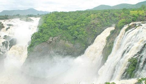 Water from Gaganachukki falls flows towards Mekedatu reservoir