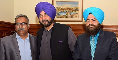 Sidhu gets clicked with pro-Khalistani leader Chawala, so does SGPC president Longowal