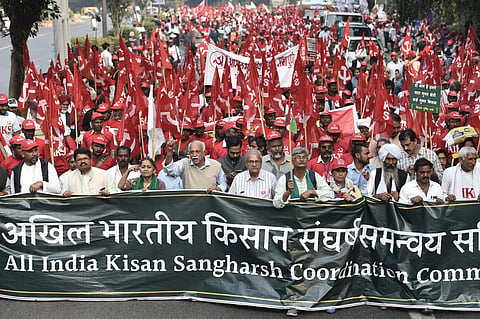 All India Kisan Sangharsh Coordination Committee AIKSCC members and farmers arrive for a two-day rally to press for their demands including debt relief and remunerative prices for their produce in New Delhi. (Photo: PTI)