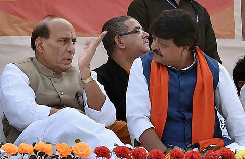 Kailash Vijayvargiya with Union home minister Rajnath Singh. (File photo | PTI)