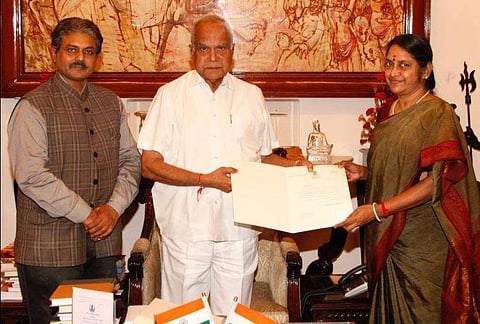 Sudha Seshayyan new vc of  Dr MGR Medical University with Governor Banwarilal Purohit at Raj Bhavan.