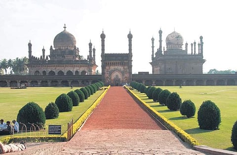 (Clockwise from above) Ibrahim Rouza; Bijapur Citadel;  inside view of Gol Gumbaz; Taj Bavdi
