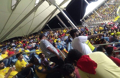 A scene from Chepauk stadium where CSK is hosting KKR (Twitter/Venkata Krishna B ‏)
