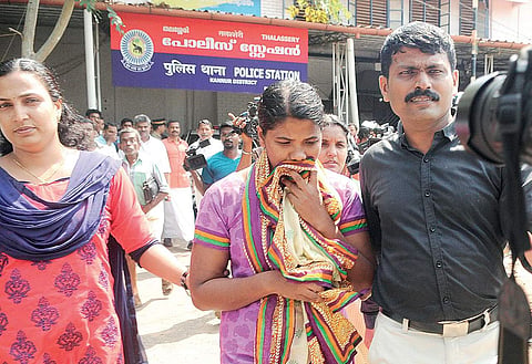 Soumya being taken to her house in Pinarayi for gathering evidence | Express