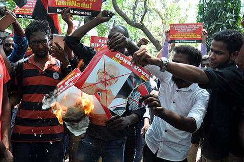 Protest demanding CMB at Sastri Bhavan. (EPS)