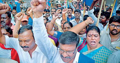 Various Dalit organisations protest against the Supreme Court ruling on SC/ST Act at SBM Circle in Bengaluru on Thursday | Pushkar V