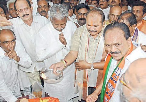 Bharatiya Janata Party (BJP) AP unit’s new president Kanna Lakshminarayana performs a puja before assuming office in Vijayawada  on Wednesday | Express