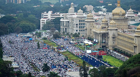 Thousands of supporters gathered out side Vidhana Soudha complex, where H D Kumaraswamy  was sworn-in as the Chief Minister of Karnataka on Wednesday (Express Photo | Pandarinath B)
