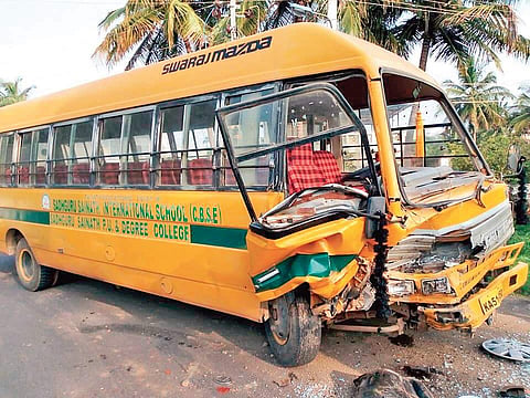 SUV crashes into pvt school bus, kids escape with minor injuries
