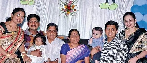 Legislator Siddu Nyamagouda (fourth from left) with his family members | Express