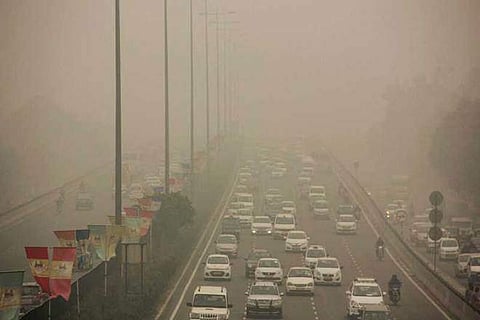 According to CPCB, the air quality index at several places in Delhi crossed the 500-mark, with east Delhi's Anand Vihar area recording an AQI of 891. (File | PTI)