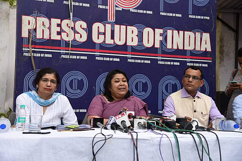 IAS officers have said they are open for discussion after CM Kejriwal responded to their fear of safety and assured security. (Photo: IAS officers addressing a Press conference in New Delhi on Sunday.| EPS )