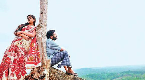 A still from the movie Onnum Ariyathe.
