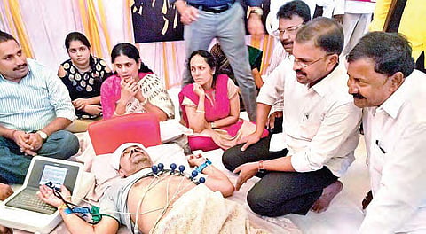 Doctors conducting medical tests on TDP MP CM Ramesh, whose fast entered the 10th day,