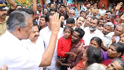 Kerala CM Pinarayi Vijayan visiting the relief camp at Changammanad in Kochi. (Photo | Melton Antony/EPS)