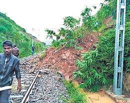 Landslide blocks tracks between Kakriguma and Laxmipur railway stations | Express