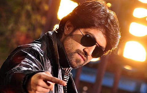 The film features Nagabharana, Tara, Kuri Pratap, Sadhu Kokila among others in the cast.
