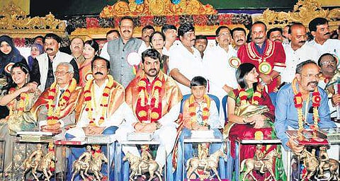 Some of the recipients of Kempegowda award pose with their mementoes in Bengaluru on Saturday | Pandarinath B