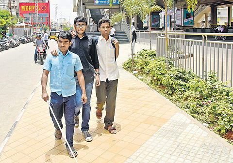Being able to move on one’s own is a great achievement for visually impaired people (EPS |  Vinay Mavdapu)